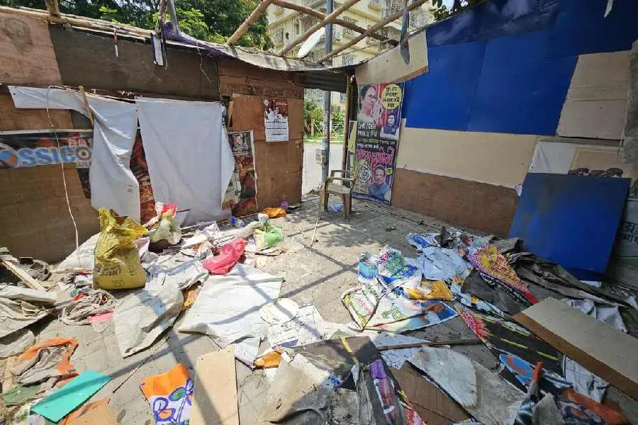 Trinamul Congress (TMC) | TMC party offices vacated, not razed, despite  Calcutta High Court order: Petitioner mulls moving court for contempt -  Telegraph India