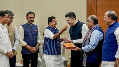 Right man in wrong party': Raghav Chadha, 6 other MPs quit AAP & join BJP -  what we know so far | India News - The Times of India