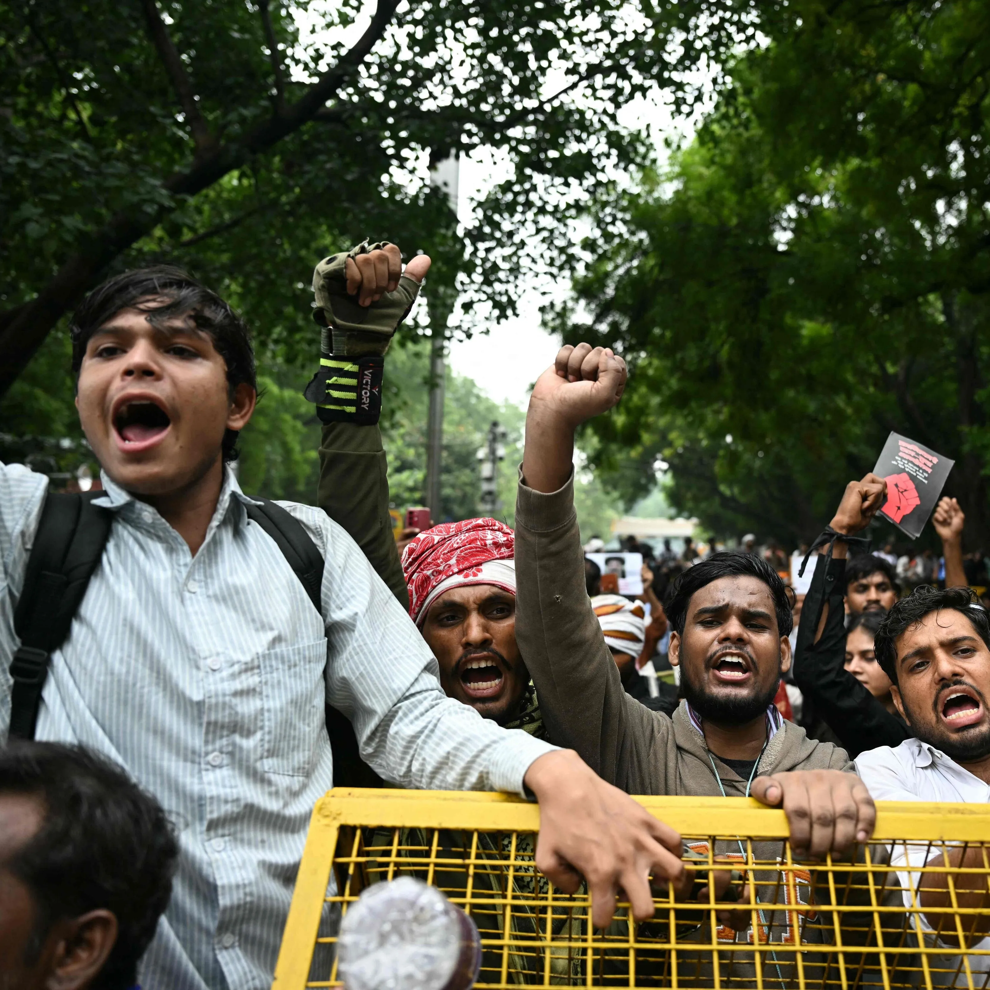 Don't waste our time': Supreme Court refuses urgent hearing on plea against  police action on CJP student protesters | India News