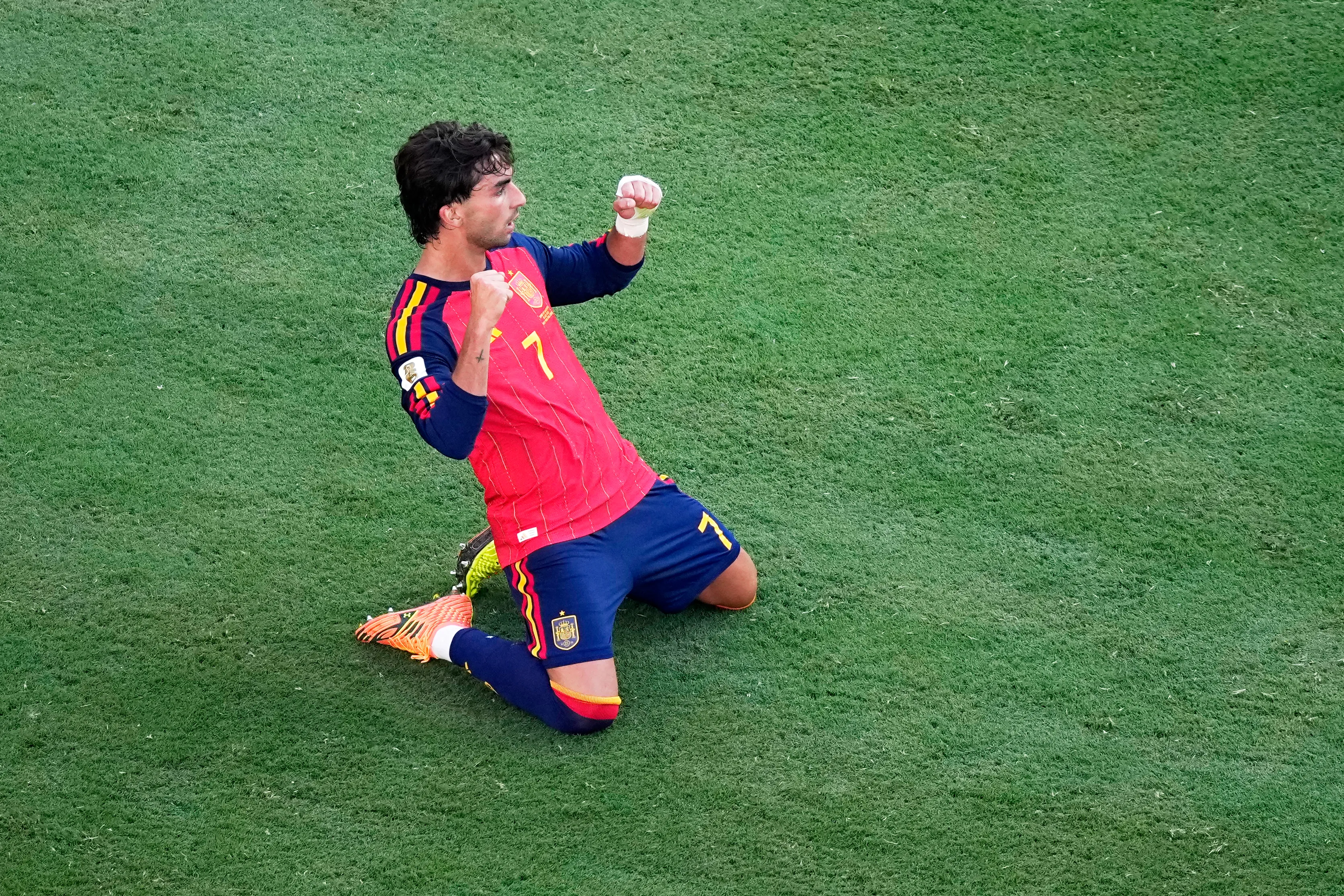 Spain beats Messi, Argentina 1-0 on Torres' 106th-minute goal to win its  second World Cup