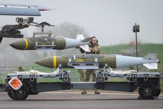 Russia's Glide Bomb Gambit: Cheap Bombs, Long Reach