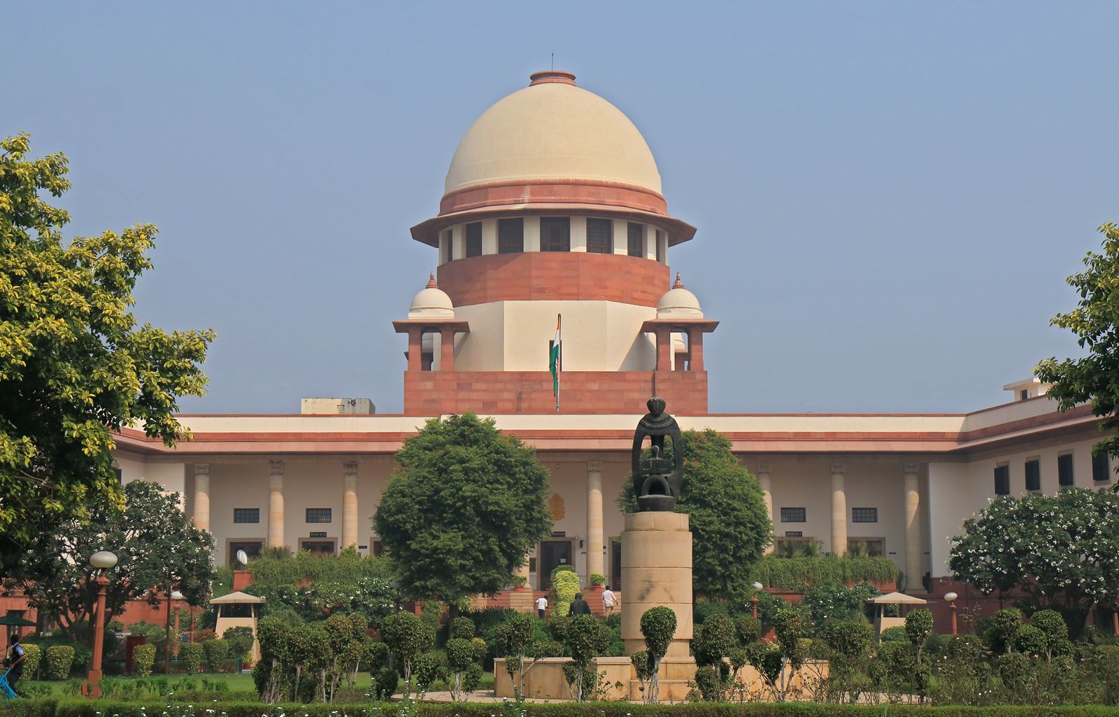 FIR Against Rahul & Priyanka Gandhi: What the Law Says